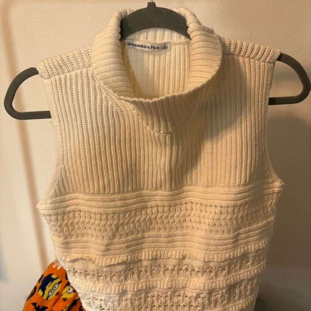 Abercrombie-fitch Women's White and Cream Vest